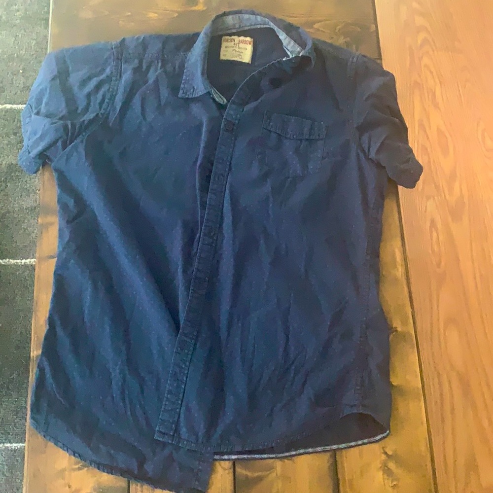 Men’s navy blue short sleeve button down